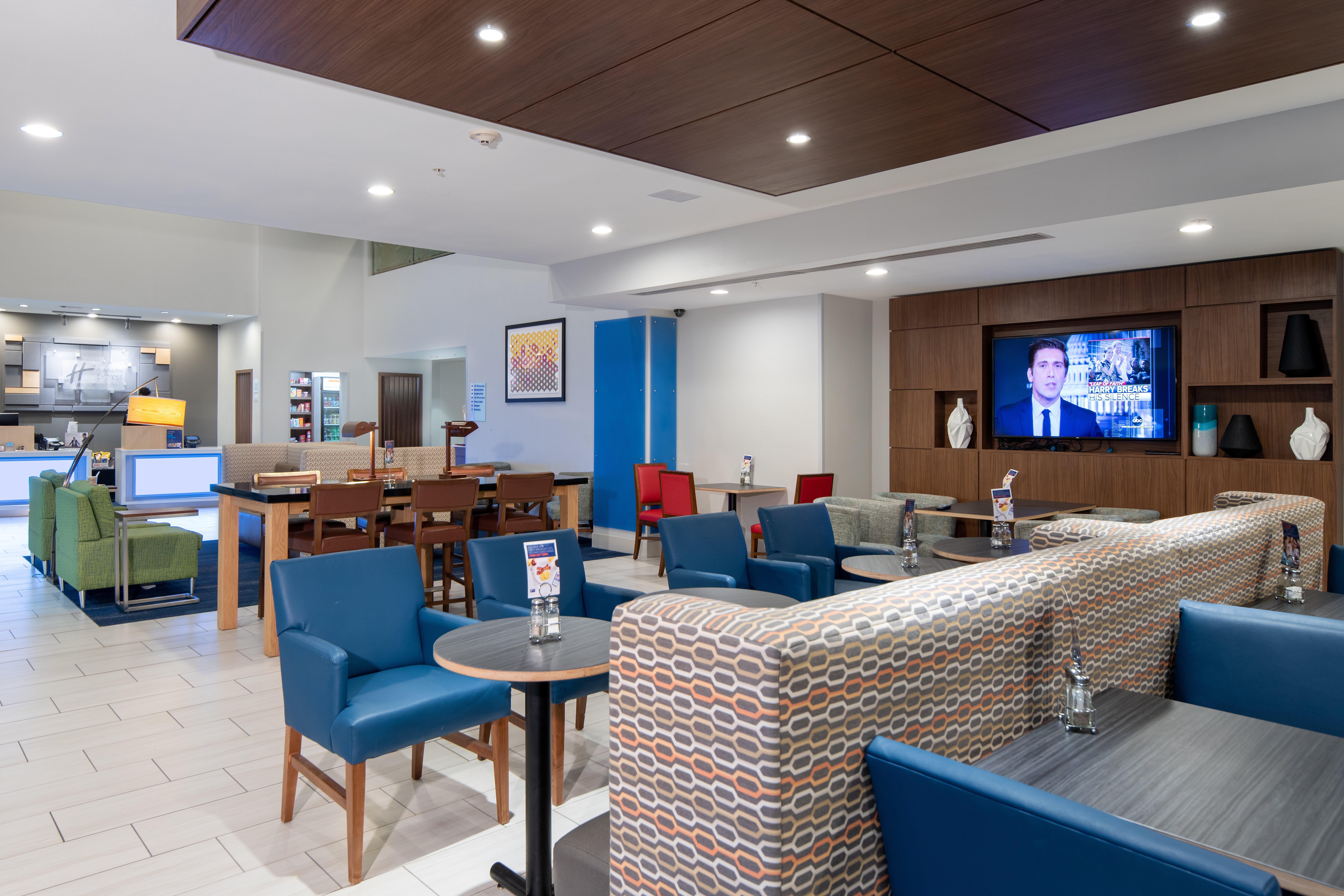 Holiday Inn Express Hotel & Suites Dallas South - Desoto By Ihg Exterior foto