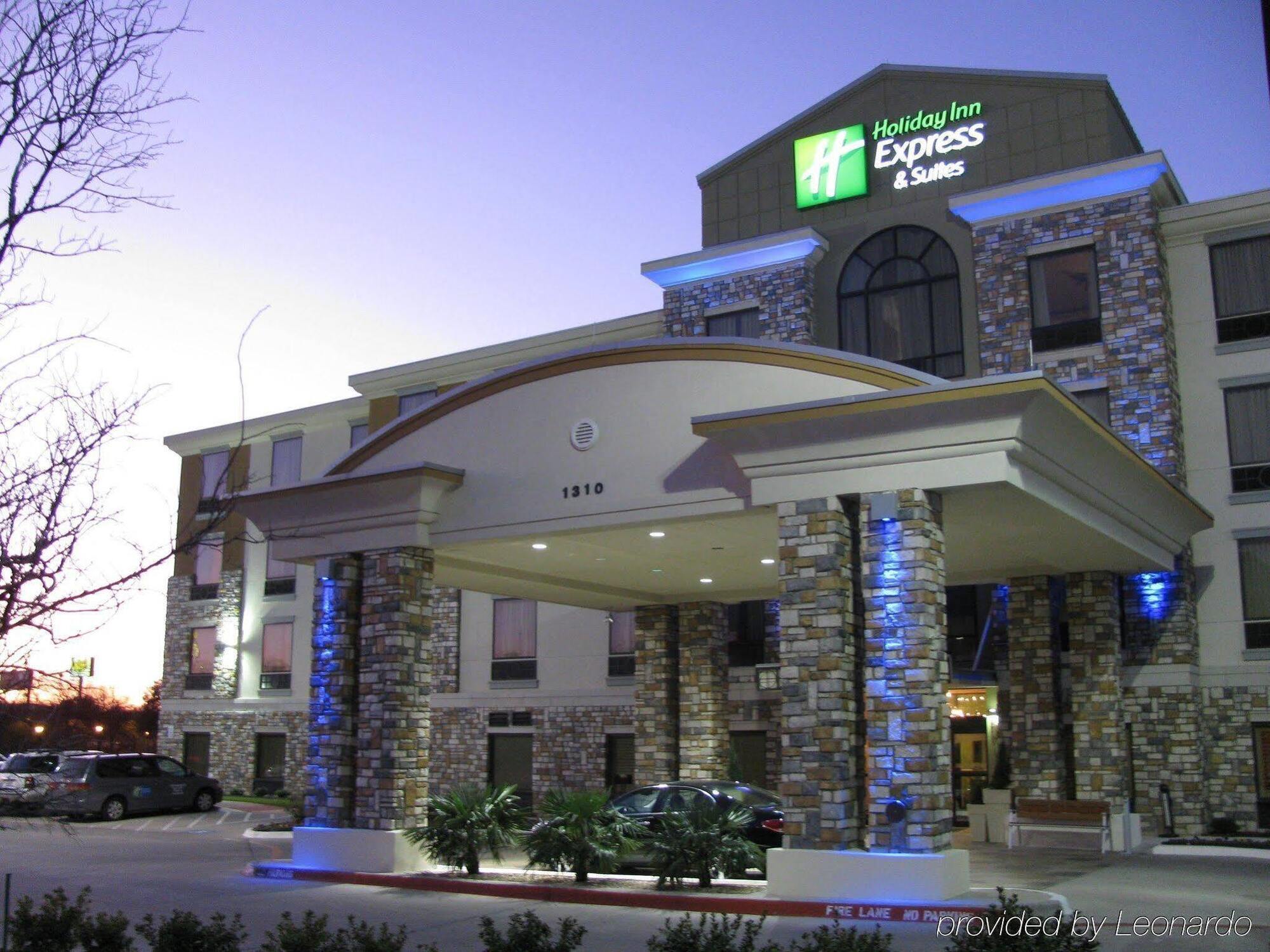 Holiday Inn Express Hotel & Suites Dallas South - Desoto By Ihg Exterior foto